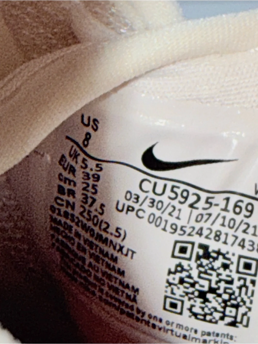 Nike Women’s White and Pink Training Sneakers